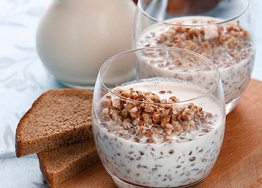 Buchweizenbrei mit Kefir zur Gewichtsreduktion