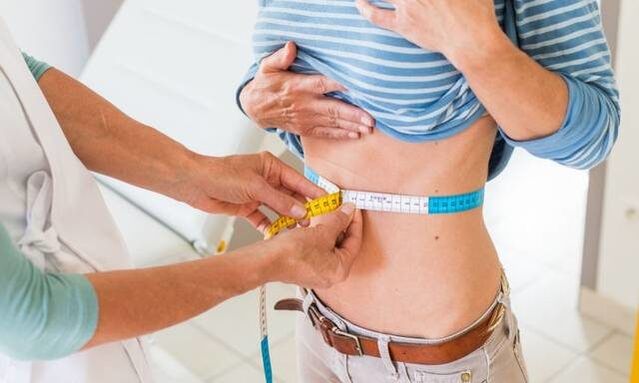 Reduzierung der Taille des Mädchens in einer Woche